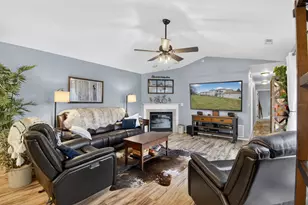 6551 Meadowlands Cir, Pleasant Prairie, WI 53158 - Photo 10