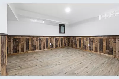 2504 N 112th St, Wauwatosa, WI 53226 - Photo 34