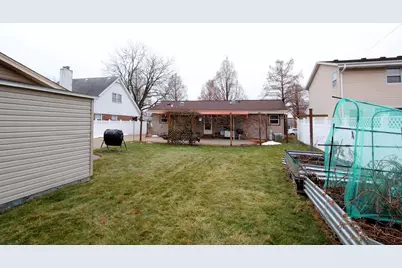 8028 W Van Beck Ave, Milwaukee, WI 53220 - Photo 42