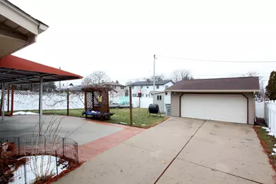 8028 W Van Beck Ave, Milwaukee, WI 53220 - Photo 40