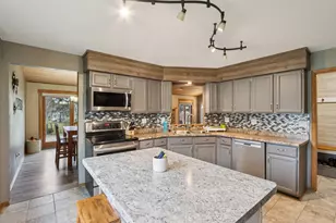 14320 W Fieldpointe Dr, New Berlin, WI 53151 - Photo 10