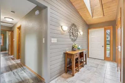 14320 W Fieldpointe Dr, New Berlin, WI 53151 - Photo 2