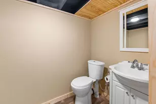 625 Madison Ave, West Bend, WI 53095 - Photo 20