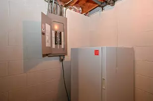 1636 W Fairfield Ct, Glendale, WI 53209 - Photo 28