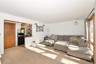 1636 W Fairfield Ct, Glendale, WI 53209 - Photo 2