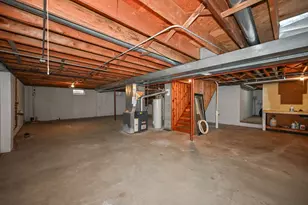 1636 W Fairfield Ct, Glendale, WI 53209 - Photo 26