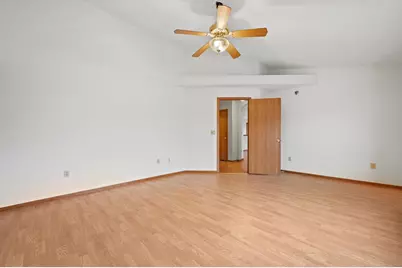 9151 S Aspen Dr #7, Oak Creek, WI 53154 - Photo 6