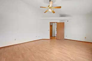 9151 S Aspen Dr, Oak Creek, WI 53154 - Photo 6