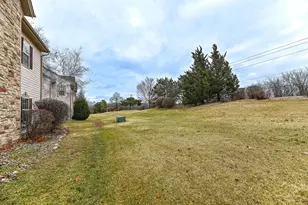 2245 W Vista Bella Dr, Oak Creek, WI 53154 - Photo 32