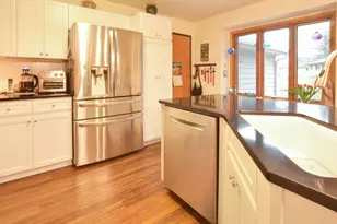 15731 W Brook Dr, New Berlin, WI 53151 - Photo 6