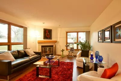 15731 W Brook Dr, New Berlin, WI 53151 - Photo 2