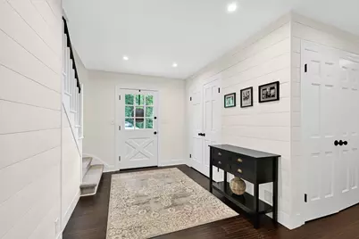 1005  Lone Tree Rd, Elm Grove, WI 53122 - Photo 4