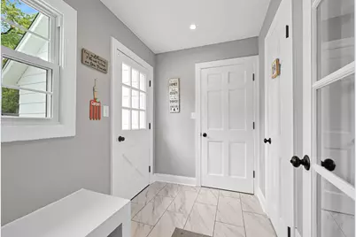 1005  Lone Tree Rd, Elm Grove, WI 53122 - Photo 18