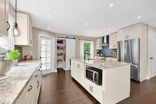 1005 Lone Tree Rd, Elm Grove, WI 53122 - Photo 10