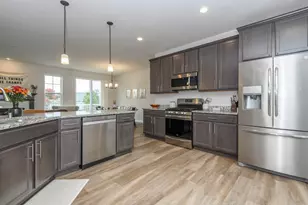 723 Belmont Dr, Watertown, WI 53094 - Photo 8