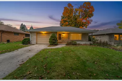 7920 W Manitoba St, West Allis, WI 53219 - Photo 12