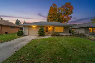 7920 W Manitoba St, West Allis, WI 53219 - Photo 12