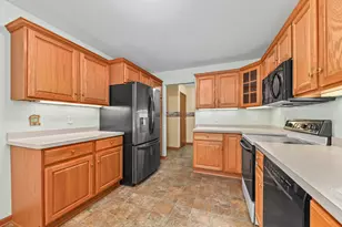 N57W24128 N Sycamore Cir, Sussex, WI 53089 - Photo 20