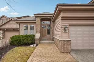 885 Rocky Point, Brookfield, WI 53005 - Photo 2
