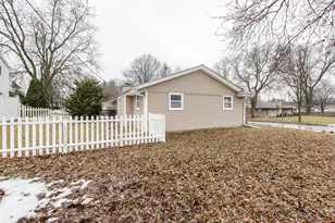 245 Millwood Ln, Waukesha, WI 53188 - Photo 36