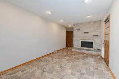 245  Millwood Ln, Waukesha, WI 53188 - Photo 10