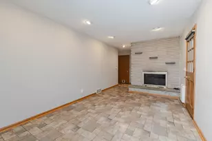 245 Millwood Ln, Waukesha, WI 53188 - Photo 10