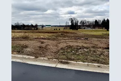 S54W25451  Pebble Brook Ct, Waukesha, WI 53189 - Photo 2