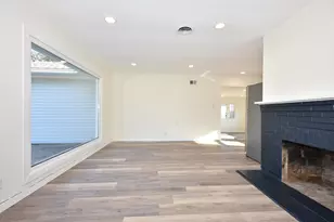 5721 W Thurston Ave, Milwaukee, WI 53218 - Photo 8