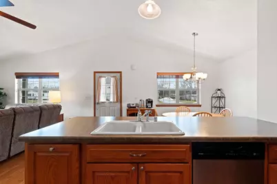 3006 S 19th St, Manitowoc, WI 54220 - Photo 10