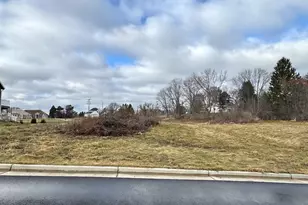 S54W25451 Primrose Ln, Waukesha, WI 53189 - Photo 1