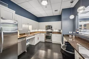 1660 N Prospect Ave, Milwaukee, WI 53202 - Photo 22