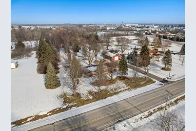 1330  Fernando Dr, Ashwaubenon, WI 54115 - Photo 4