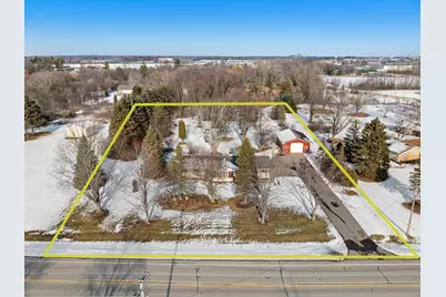 1330  Fernando Dr, Ashwaubenon, WI 54115 - Photo 2