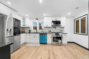 W156N8813 Pilgrim Rd, Menomonee Falls, WI 53051 - Photo 8