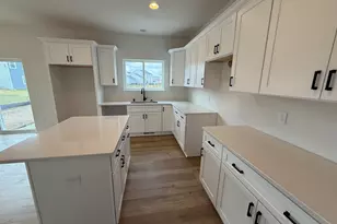 1372 Macgregor Rd, Oconomowoc, WI 53066 - Photo 8