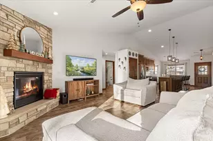 1155 Ellys Way, Slinger, WI 53086 - Photo 20