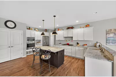 N88W18601  Duke St, Menomonee Falls, WI 53051 - Photo 12