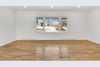 15225  Heather Hill Dr, Brookfield, WI 53005 - Photo 10