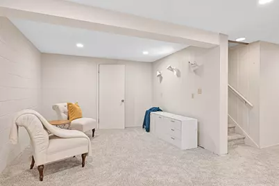 7711 N Van Dyke Rd, Fox Point, WI 53217 - Photo 20