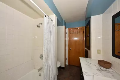 5607 N Argyle Ave, Glendale, WI 53209 - Photo 34