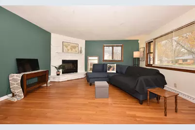 5607 N Argyle Ave, Glendale, WI 53209 - Photo 24