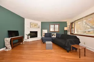 5607 N Argyle Ave, Glendale, WI 53209 - Photo 24