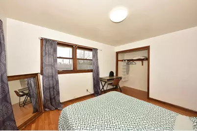 5607 N Argyle Ave, Glendale, WI 53209 - Photo 32