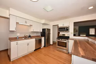 5607 N Argyle Ave, Glendale, WI 53209 - Photo 18