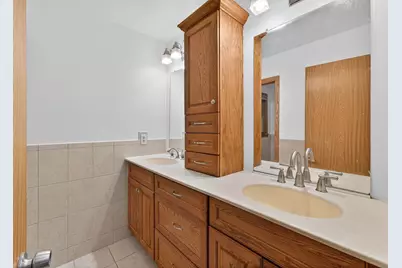4472 N 104th St, Wauwatosa, WI 53225 - Photo 14