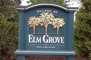 12855 Stephen Pl, Elm Grove, WI 53122 - Photo 2