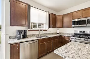 706 Bridlewood Ln, Watertown, WI 53094 - Photo 6