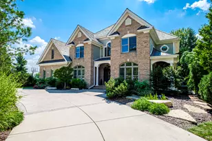 1403 E Bristlecone Dr, Hartland, WI 53029 - Photo 2