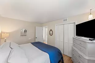 N114W16680 Crown Dr, Germantown, WI 53022 - Photo 14