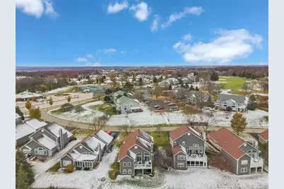 1825  Golfview Dr #35-05, Geneva, WI 53147 - Photo 24